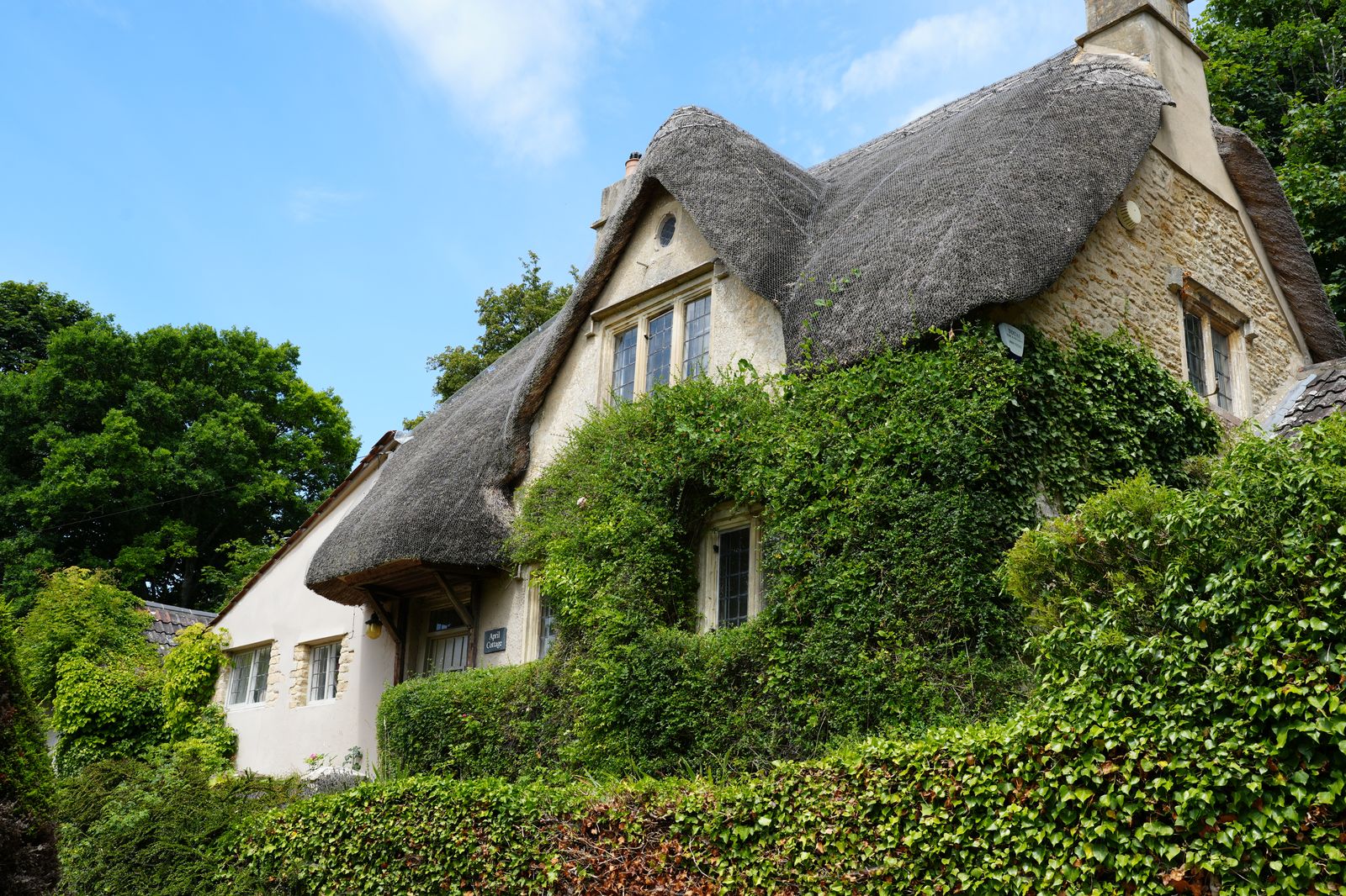 A charming Cotswold stone cottage offering bed and breakfast for walkers