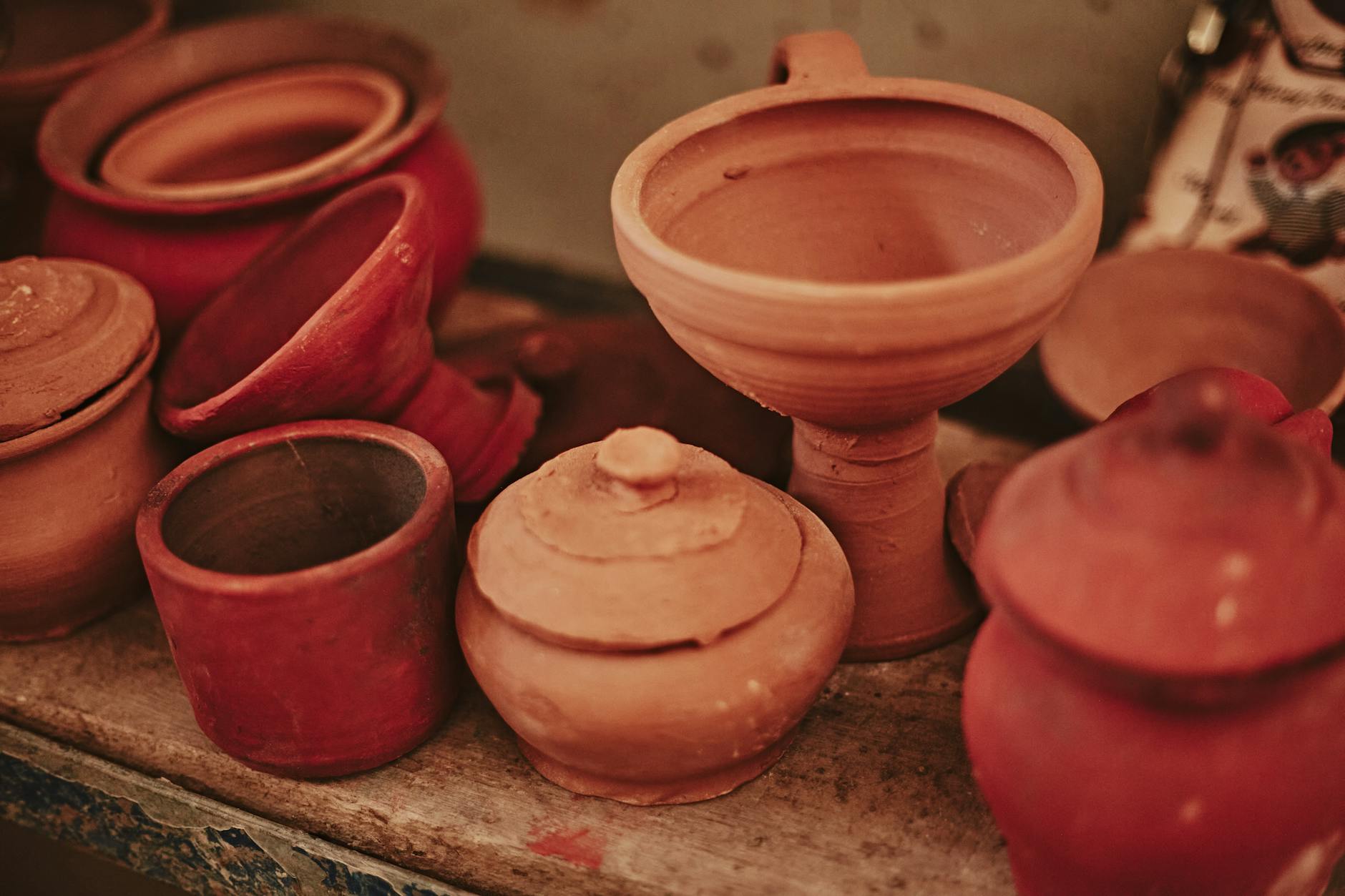 Handmade earthenware and craft goods for sale in the Cotswolds