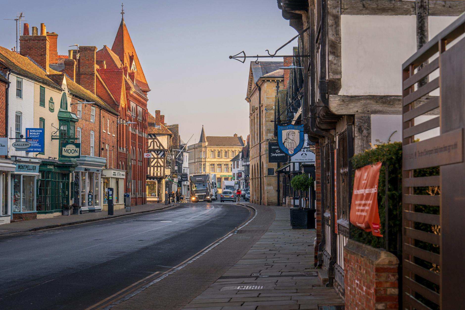 A Tudor street in Stratford-upon-Avon between Birmingham and the Cotswolds